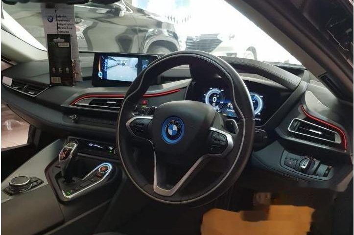 BMW i8 2015 dijual