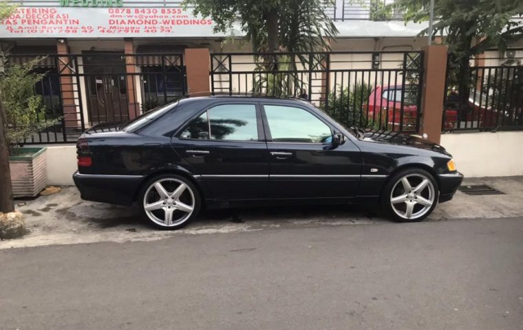 Mercedes-Benz C230 W202 2.3 Automatic 1997