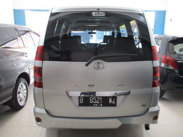 Toyota Noah 2004 Dijual 