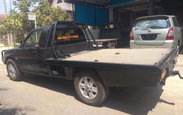 Dijual Mitsubishi L200 2005 Pickup 