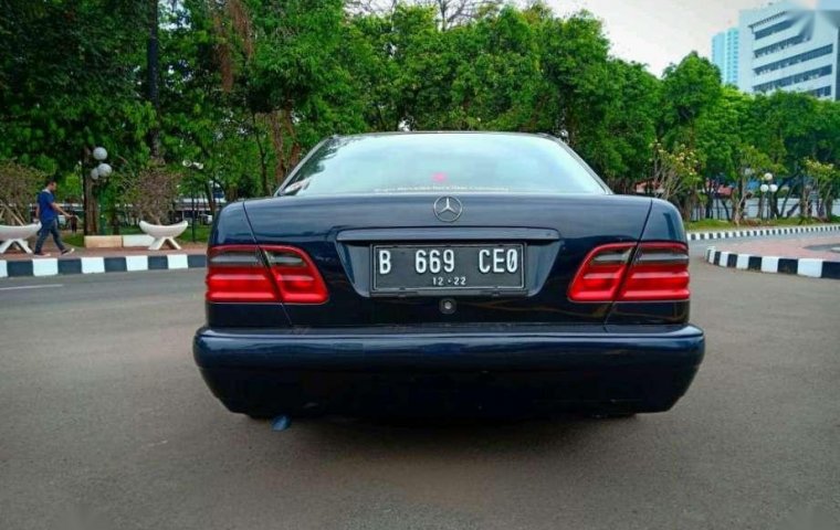 1997 Mercedes-Benz E230 Dijual 