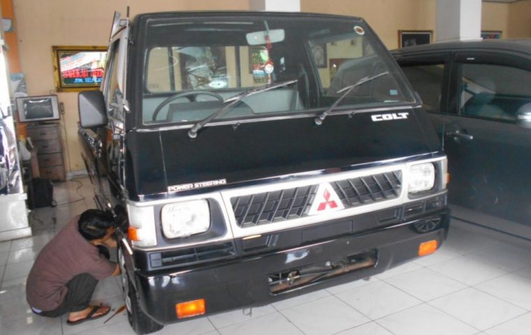 Mitsubishi Colt L300 2.5 MT 2011