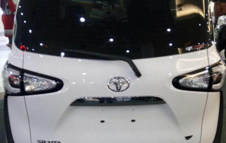 Toyota Sienta V 2018 MPV