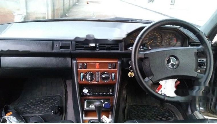 Mercedes-Benz 300E W124 1989 Dijual