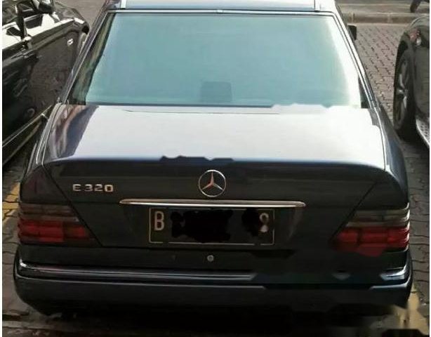 Mercedes-Benz E320 3.2 Automatic 1994 Dijual