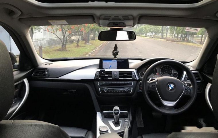 BMW 328i 2015 dijual