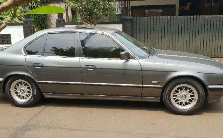 BMW E34  1992 Silver