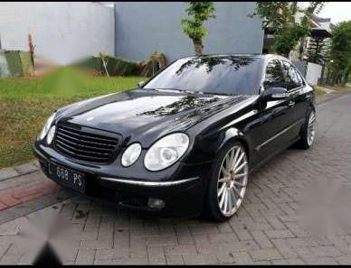 Mercedes-Benz E260  2003 Hitam