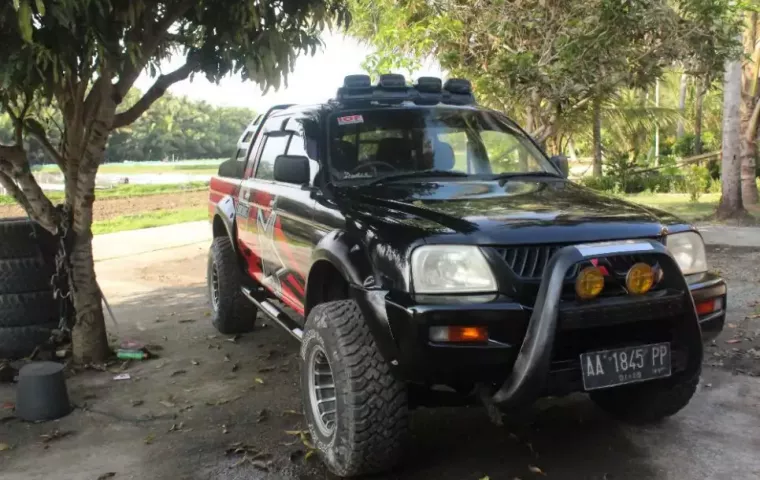 Mitsubishi L200 2005 terbaik