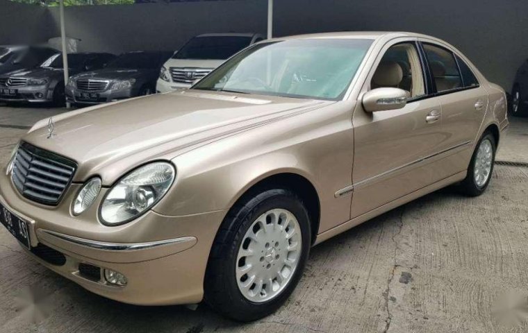 Mercedes-Benz E260 E260 2005 harga murah