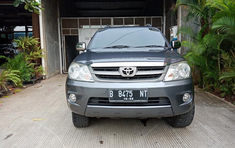 Jual Mobil Toyota Fortuner 2.7 G 2005 