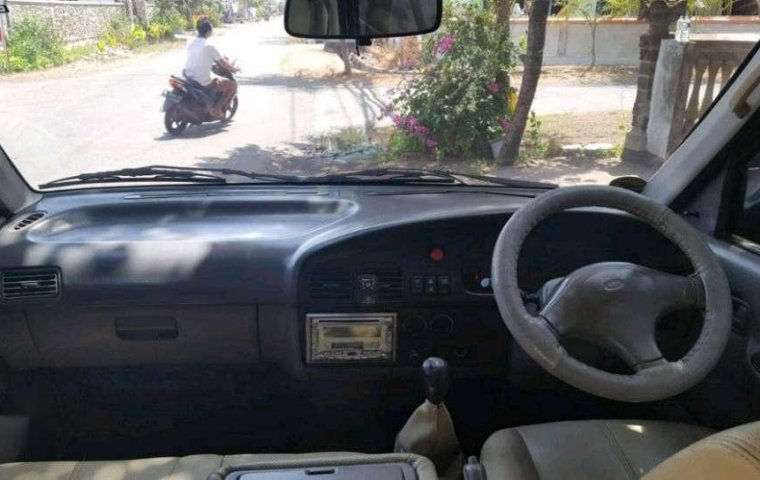 2004 Kia Pregio dijual