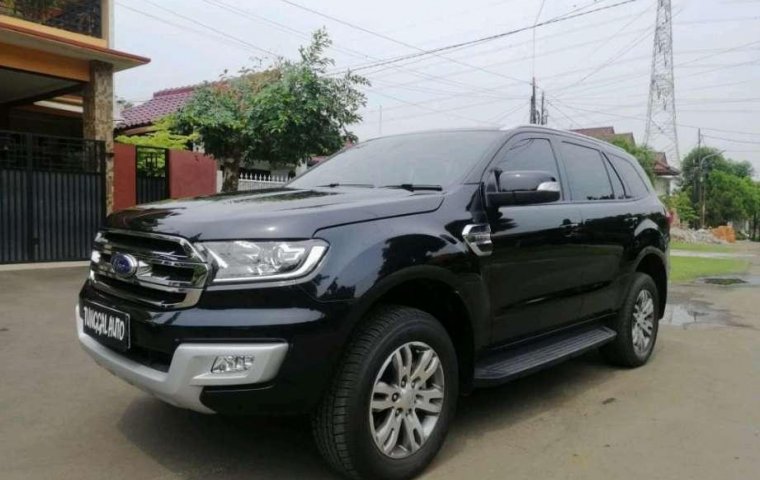 Ford Everest XLT 2015 harga murah