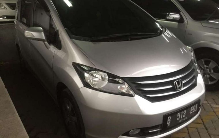 Jual Mobil Honda Freed PSD 2011