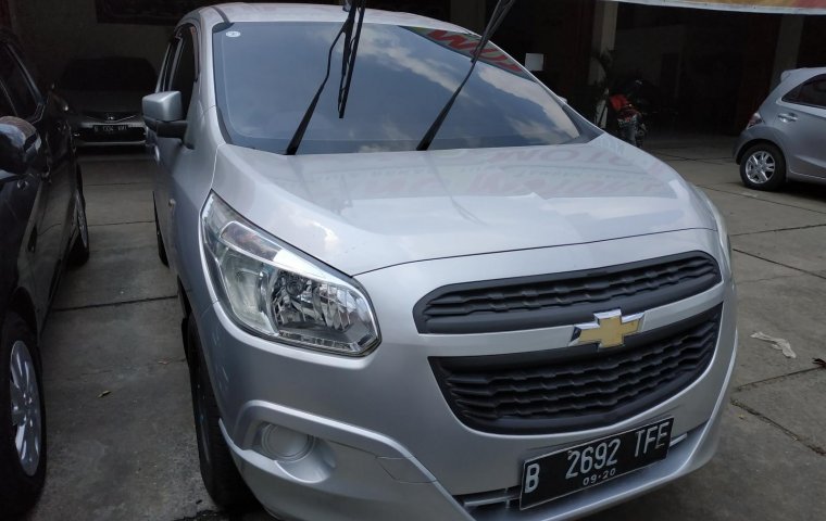 Jual Mobil Chevrolet Spin LS 2015