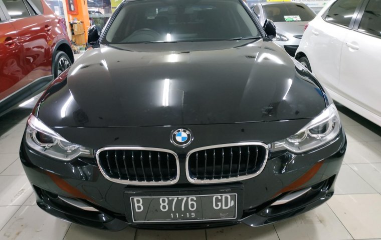 Jual mobil BMW 3 Series 320i 2014