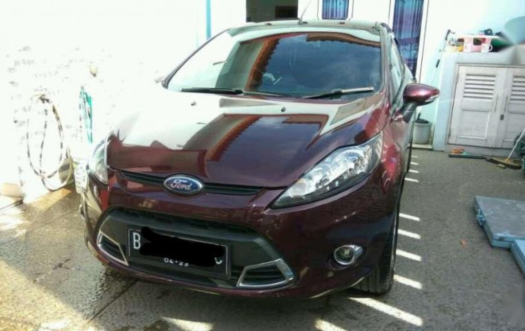 Ford Fiesta Style 2012 Ungu