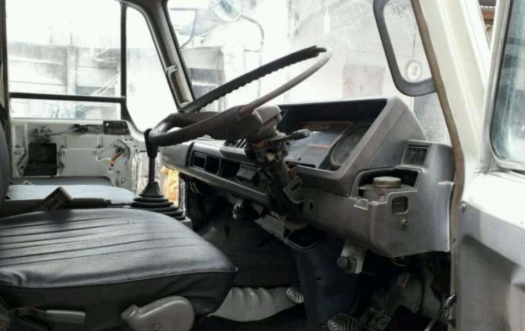 Nissan UD Truck () 1996 kondisi terawat