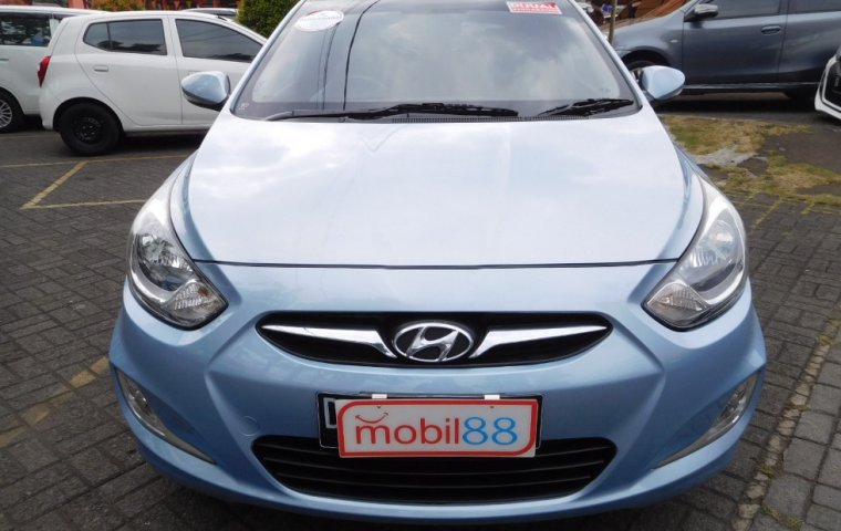 Jual Mobil Hyundai Avega 2012