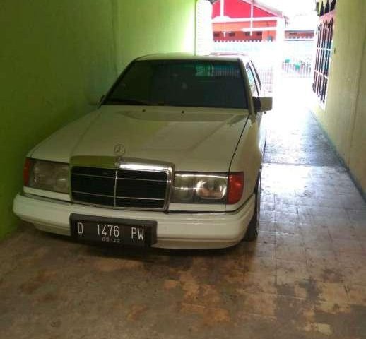 Mercedes-Benz 300E 1991 terbaik