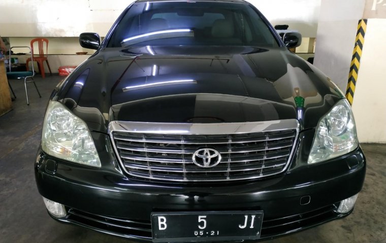 Jual Mobil Toyota Crown Royal Saloon 2005