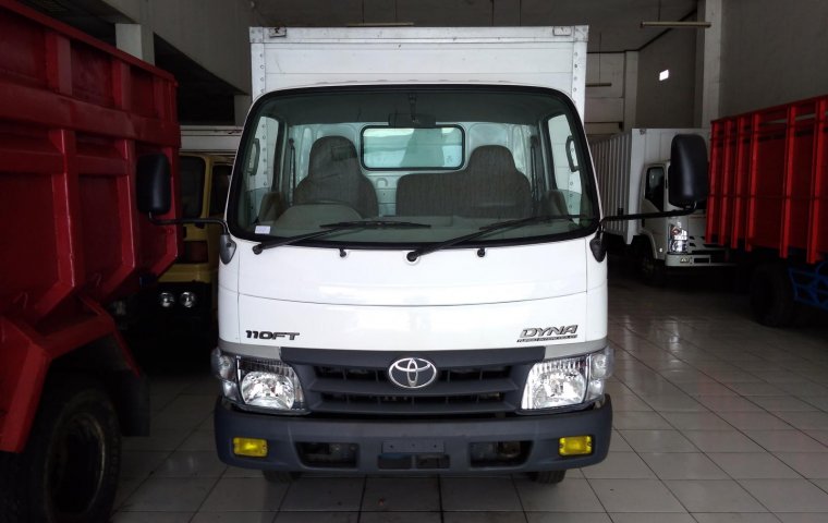 Jual Mobil Toyota Dyna Manual 6R CHASIS 110 PS FT 2012 