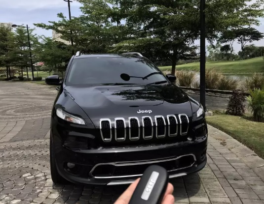 Jual Mobil Jeep Cherokee Limited 2017