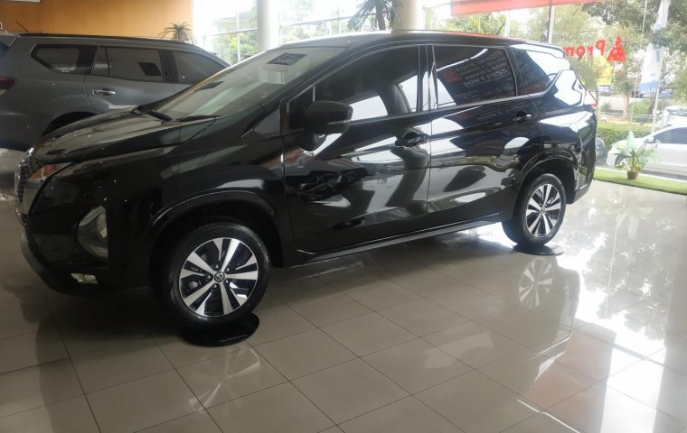 Jual Mobil Nissan Livina 2019 