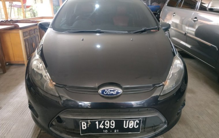 Jual Mobil Ford Fiesta Style 2011