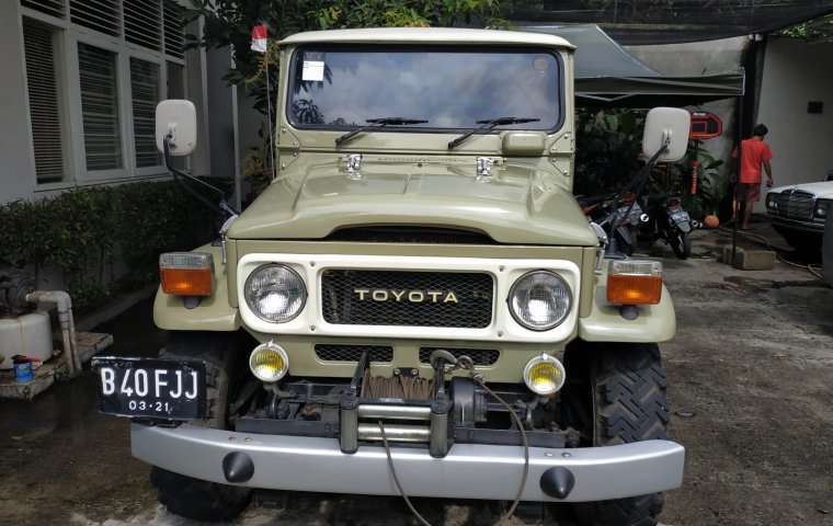 Jual Mobil Toyota Land Cruiser 1981