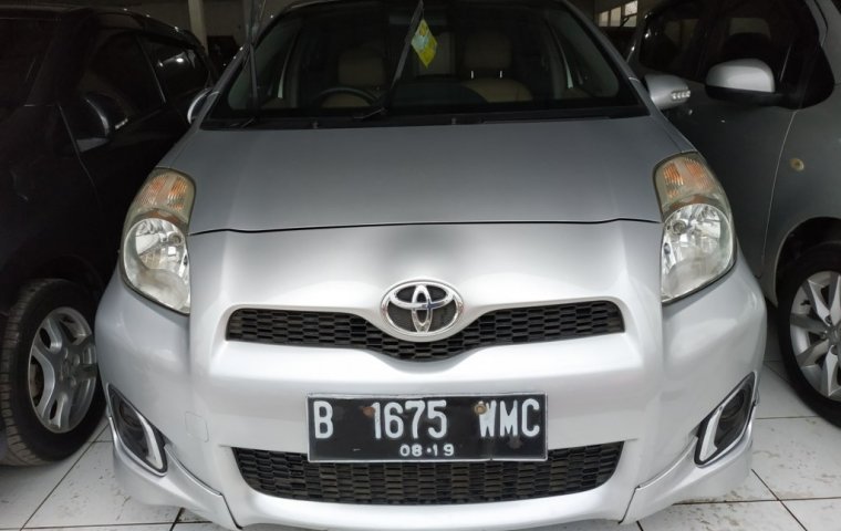 Jual Mobil Toyota Yaris E 2012