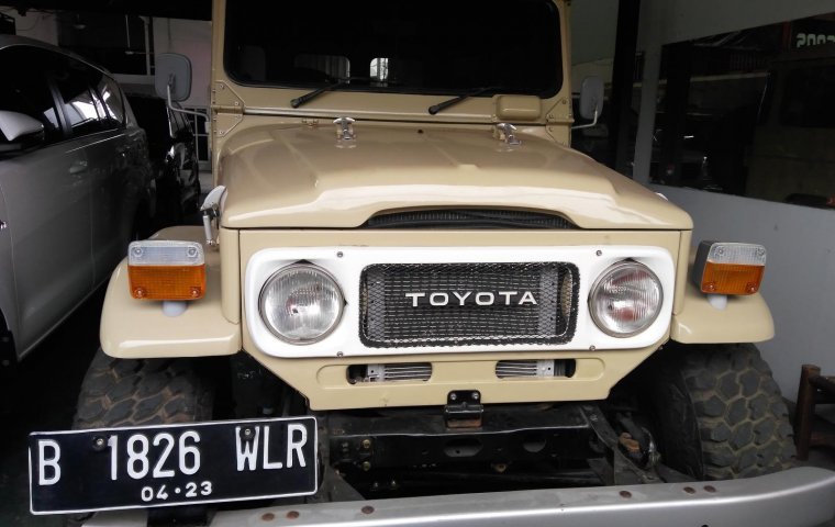 Jual Mobil bekas murah Toyota FJ Cruiser 4.0L V8 NA 1990 di DKI Jakarta 