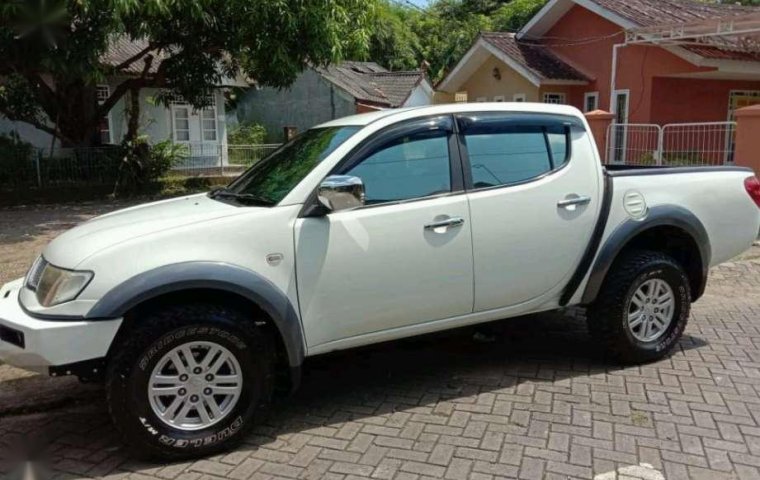 Mitsubishi Triton  2012 Putih