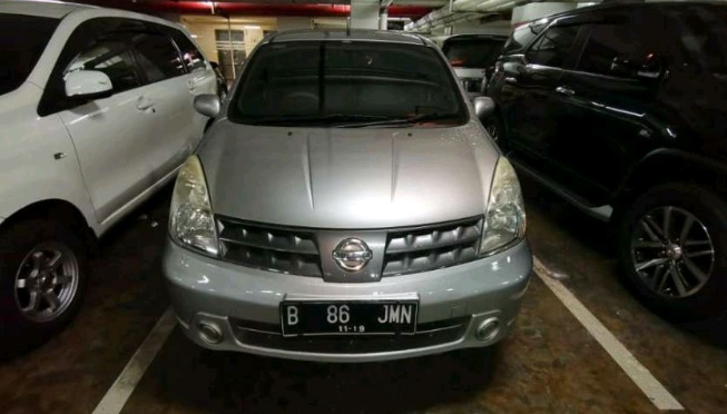 Jual Mobil Nissan Grand Livina XV 2009