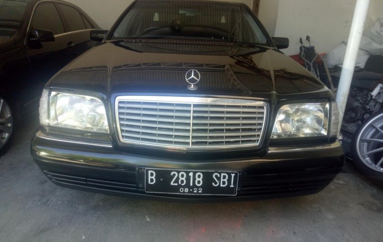 Jual mobil Mercedes-Benz S-Class S 320 1997 