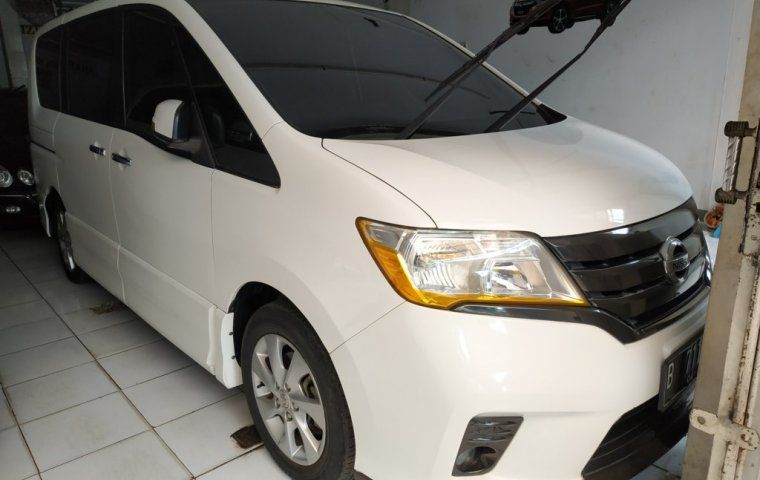 Jual mobil Nissan Serena Highway Star 2013