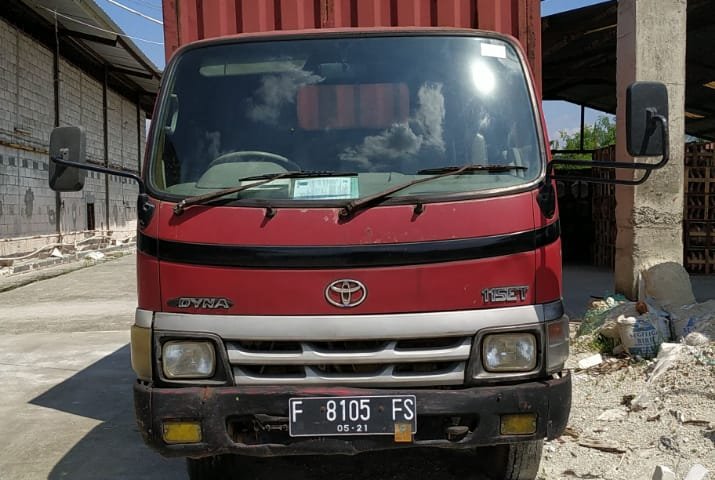 Jual mobil Toyota Dyna 3.7 Manual 2005