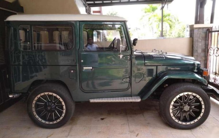 Toyota FJ Cruiser 1977 dijual