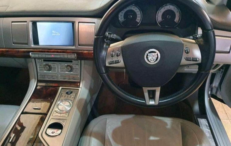 Jaguar XF 2011 terbaik