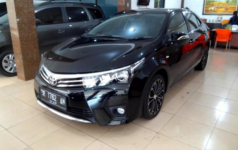 Jual Toyota Corolla Altis 1.8 V 2015