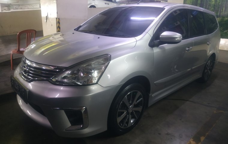 Jual mobil Nissan Grand Livina HWS 2015 mobil bekas murah 