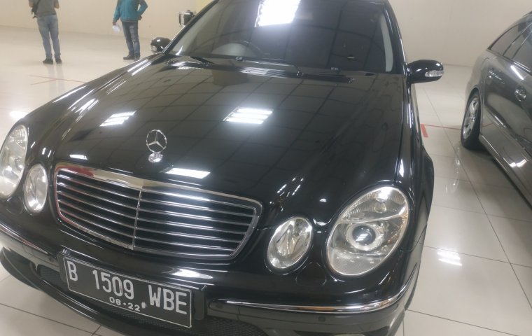 Jual Mercedes-Benz E-Class E 55 AMG 2005 mobil bekas murah 