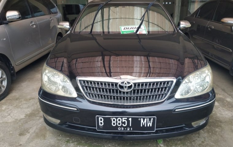 Jual mobil bekas Toyota Camry G 2005 dengan harga murah