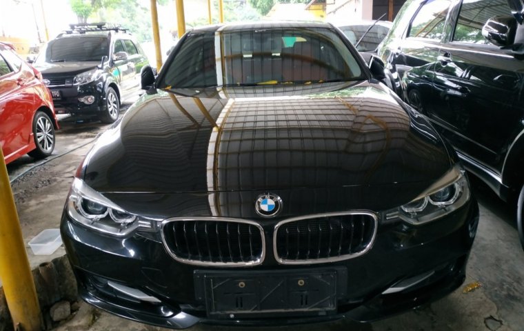 Jual BMW 3 Series 328i 2014 mobil bekas murah