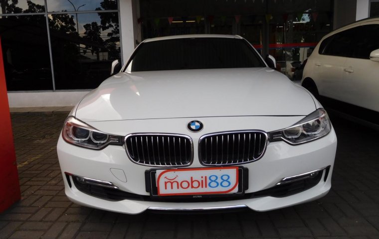 Jual mobil BMW 3 Series 328i 2012 bekas