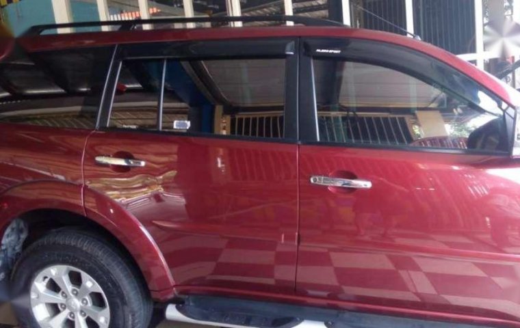 Mitsubishi Pajero Sport 2.5L Dakar 2016 Merah