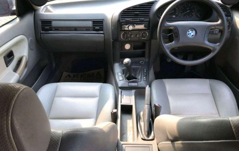 BMW i8  1996 harga murah