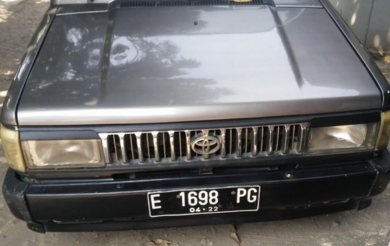 Jual mobil bekas Toyota Kijang SSX 1995 dengan harga murah 