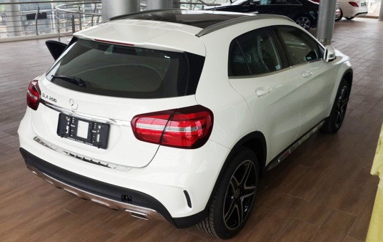 Jual cepat Mercedes-Benz GLA 200 AMG Promo GIIAS 2019 