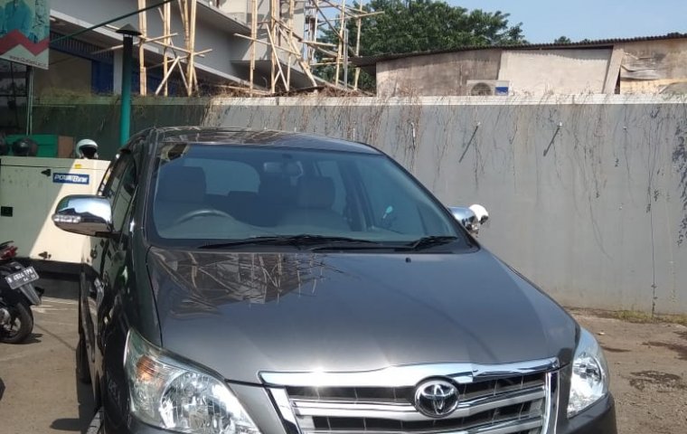 Mobil Toyota Kijang Innova 2.0 G 2011 dijual 